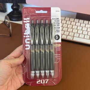 Uniball 207 black gel pens.
